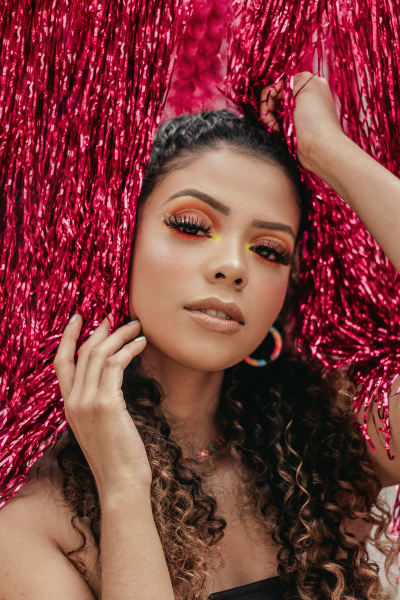 Ragazza durante uno shooting con un trucco professionale realizzato da make up artist a domicilio a Palermo.